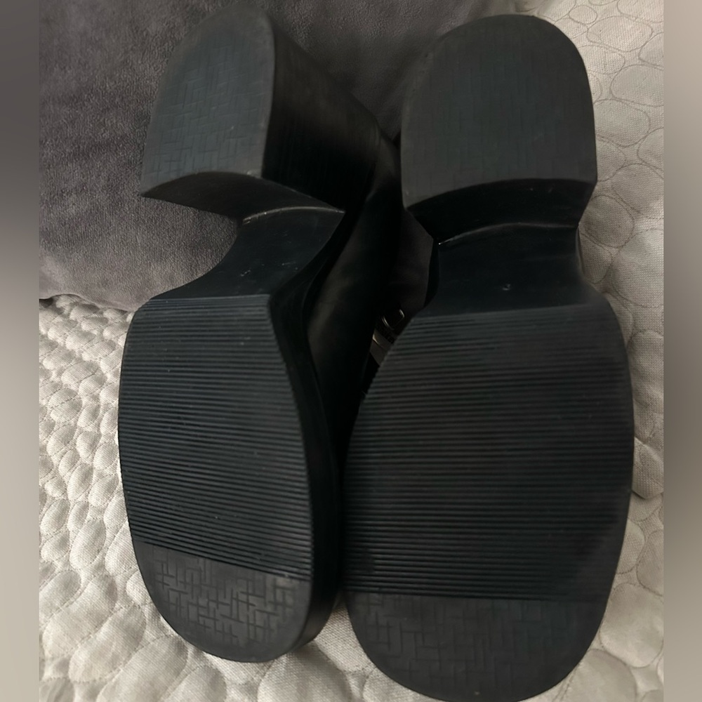 Nine West Black Platform Mary Jane Shoes
Leather - Picture 3 of 3